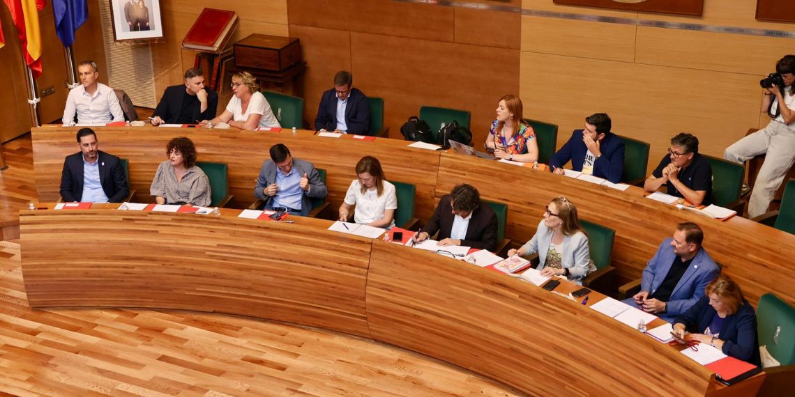 La Diputación de Valencia aprueba la reprobación de la vicepresidenta Natàlia Enguix a propuesta del PSPV