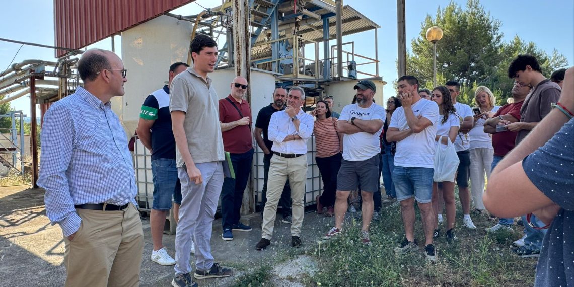 Barrachina asegura que la estrategia de ganadería extensiva garantiza la competitividad del sector y ayuda a fijar población en el interior de la Comunitat