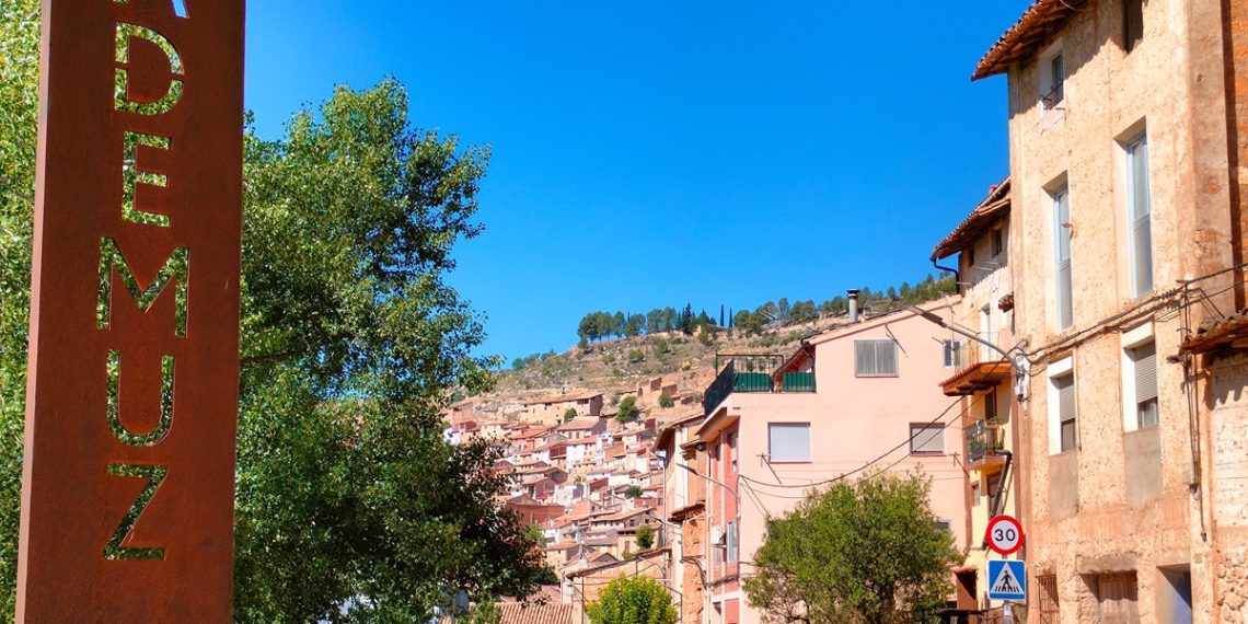 Casas Bajas, Ademuz y Vallanca renuevan sus senderos para reforzar el desarrollo rural