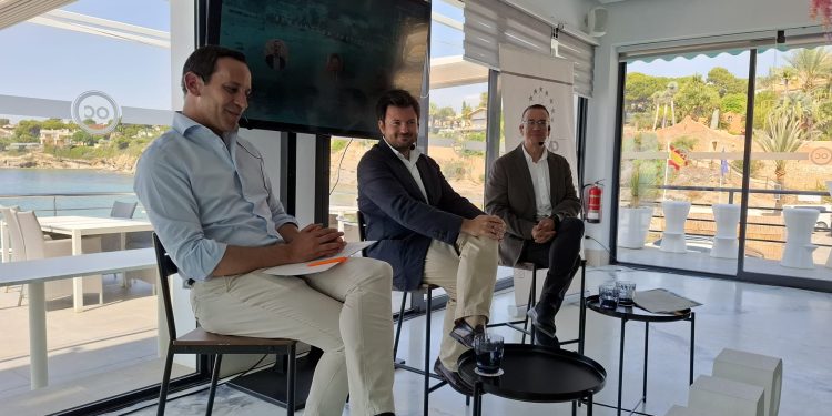 Benissa acoge el III Foro de Municipios de Costa de la FVMP con una declaración conjunta sobre el litoral valenciano