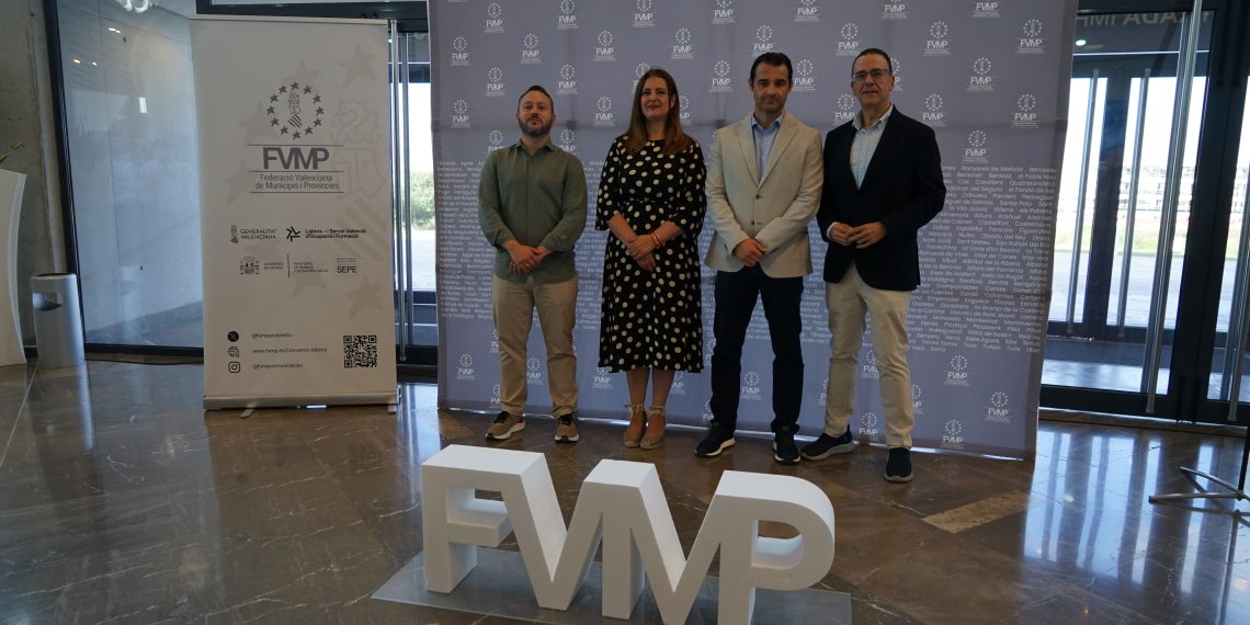 La feria ‘Vega Baja Emplea 2026’ genera 634 oportunidades de empleo en Torrevieja