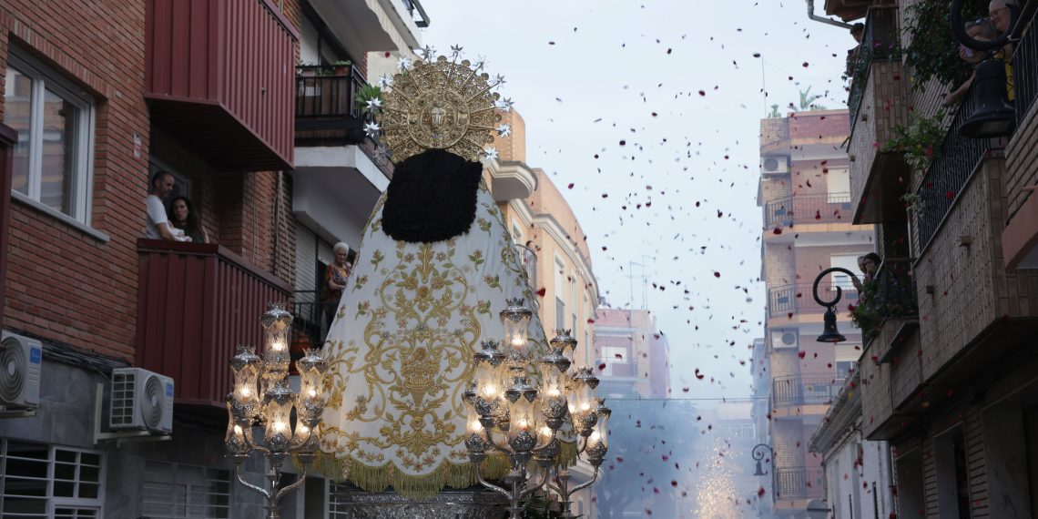 La Virgen de los Desamparados regresa a Aldaia doce años después para acompañar a los fieles tras la DANA