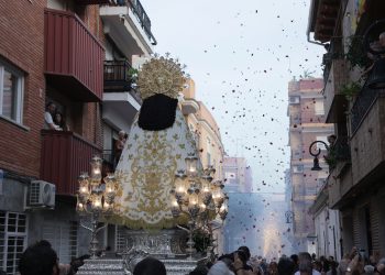 La Virgen de los Desamparados regresa a Aldaia doce años después para acompañar a los fieles tras la DANA