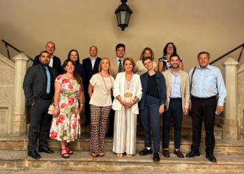 Camarero reivindica la Comunitat Valenciana como tierra de acogida para las personas refugiadas
