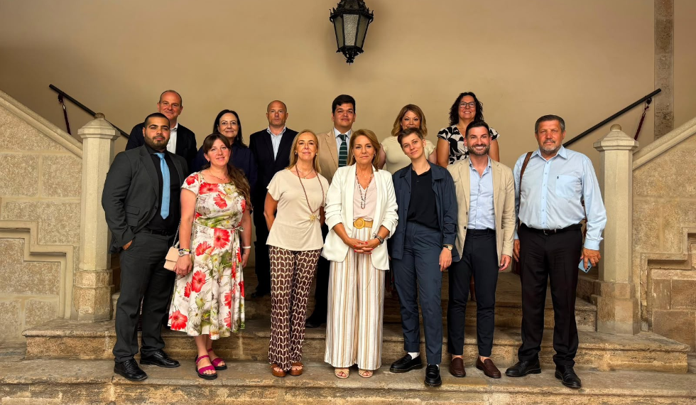 Camarero reivindica la Comunitat Valenciana como tierra de acogida para las personas refugiadas