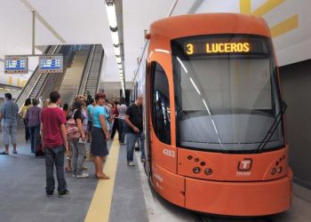 FGV alcanza un acuerdo con los sindicatos y cancela los paros en Metrovalencia y TRAM
