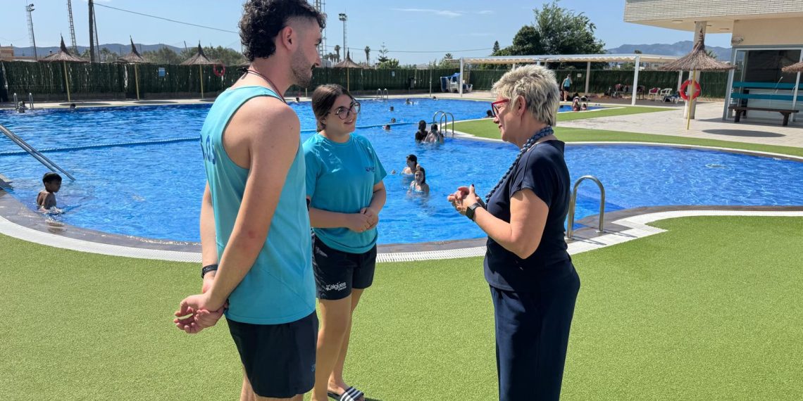 Sueca abre la temporada de la piscina descubierta con jornadas gratuitas para escolares