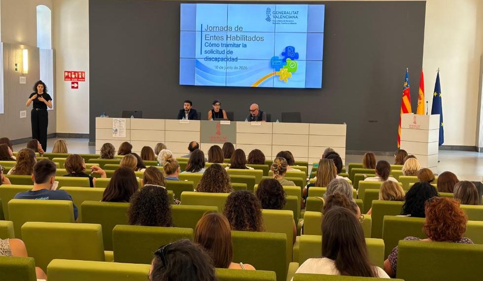 La Generalitat permitirá a las asociaciones tramitar solicitudes de discapacidad para agilizar los expedientes