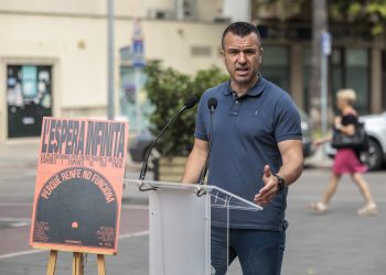 Mompó denuncia que el Gobierno ha condenado a los valencianos a «una espera infinita» y lanza una campaña provincial para exigir un servicio de Cercanías digno