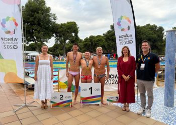 Catalá visita las pruebas de natación de los Gay Games XII Valencia 2026