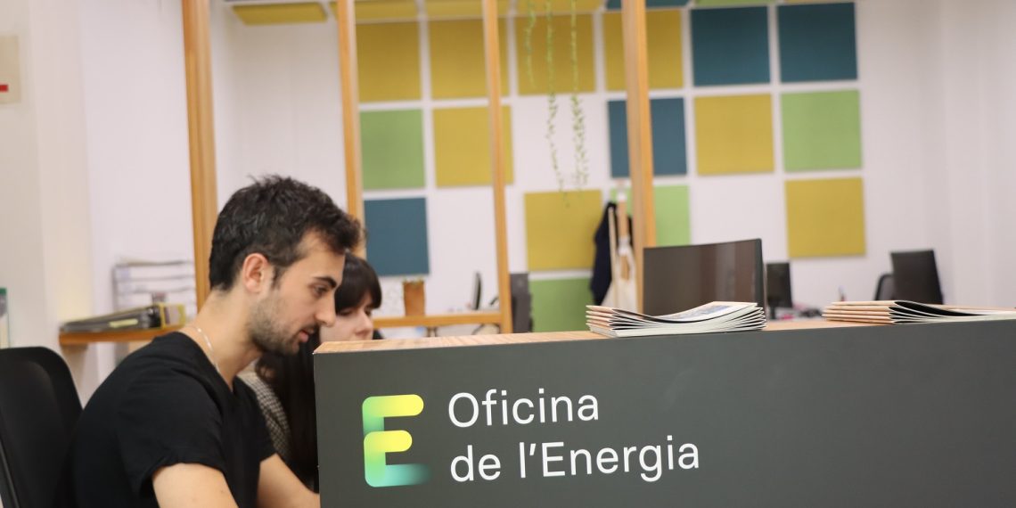 El Ayuntamiento de Valencia impulsa un servicio gratuito para ayudar a reducir la factura de la luz