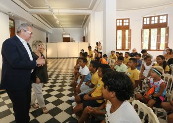La Diputación de Alicante refuerza su apoyo a ‘Vacaciones en Paz’ con la recepción de 43 niños