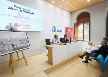 La Diputación de Alicante respalda el ‘Abanico solidario’ de Cáritas para financiar proyectos de acción social en la provincia