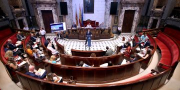 Valencia aprueba un plan para reducir a la mitad los muertos y heridos graves en accidentes de tráfico en 2030