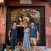 El arte urbano rinde homenaje a la iluminación de Ruzafa con un mural dedicado a la ‘Falla de la Llum’