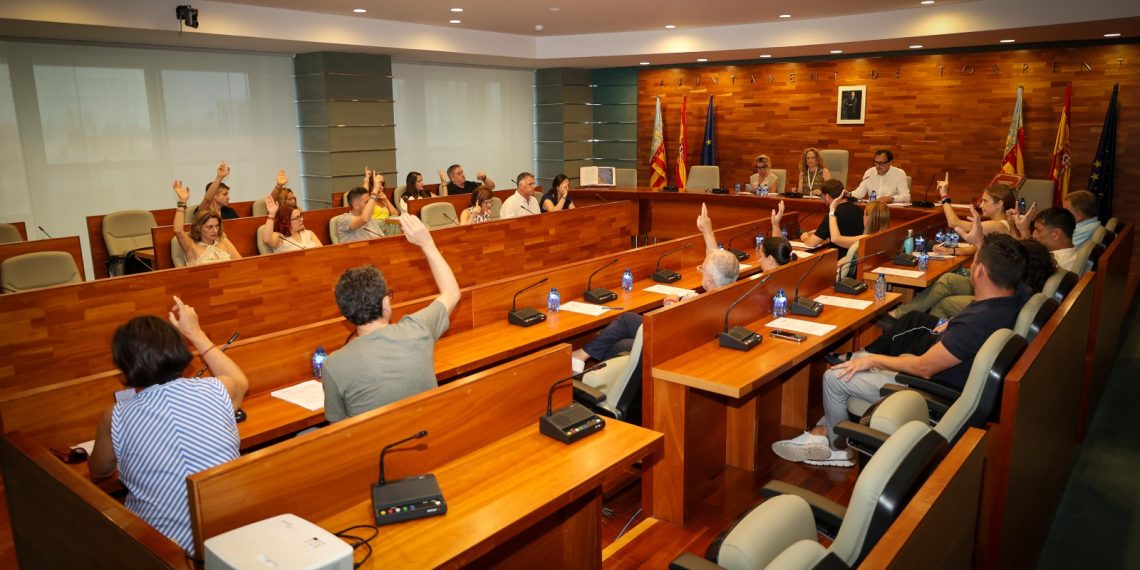 Torrent moviliza 8,3 millones para climatizar colegios, reforzar servicios y reducir deuda