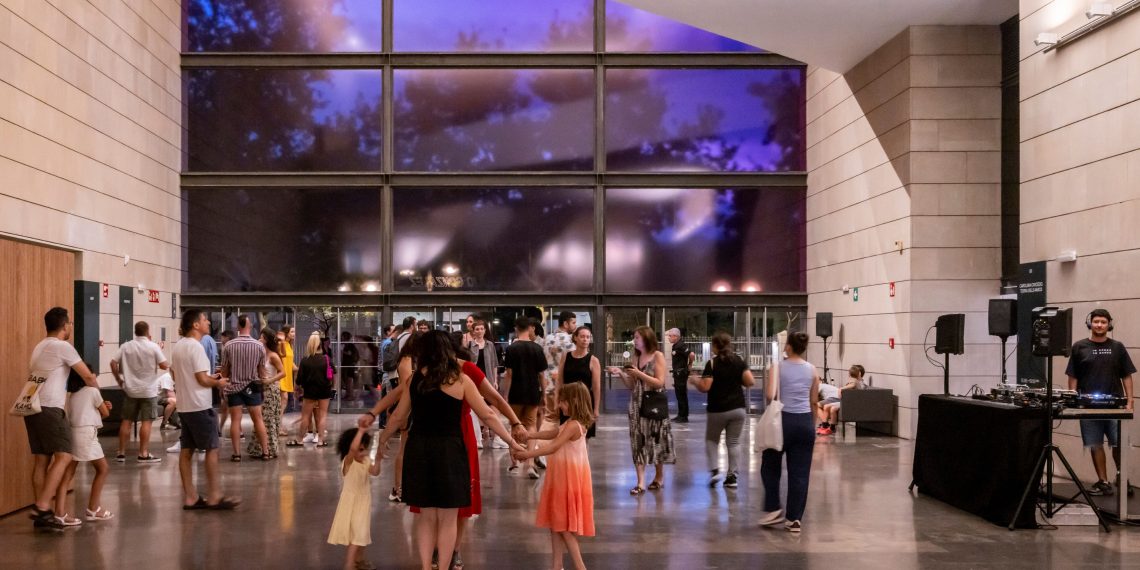 El IVAM abrirá gratis hasta medianoche con música, arte y visitas guiadas por la Gran Nit de Juliol