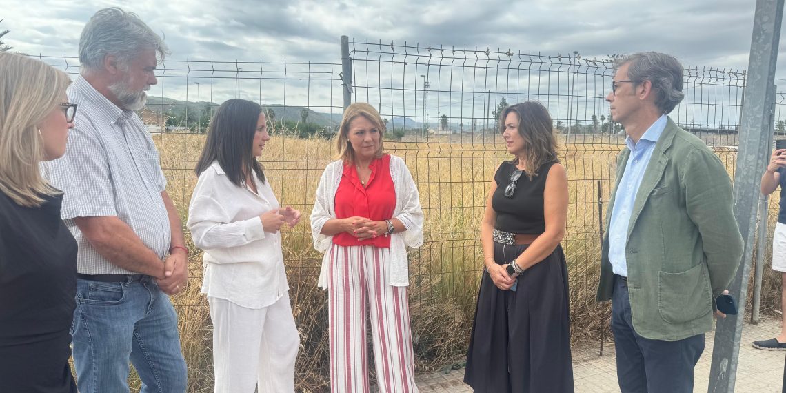 Susana Camarero anuncia la construcción de 40 viviendas protegidas para jóvenes en Carcaixent