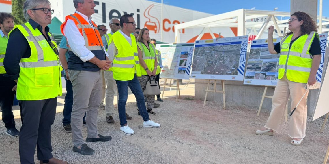 La Generalitat encara la fase final de la pasarela ciclopeatonal sobre la V-31 entre l’Horta Sud y Pinedo