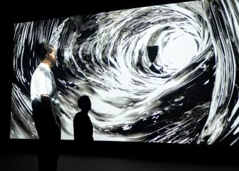 El EACC ofrece visitas guiadas gratuitas para descubrir la exposición inmersiva de Abdelkader Benchamma