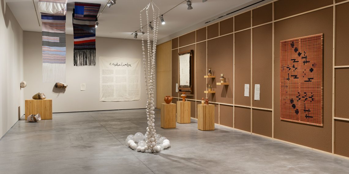 El IVAM lleva ‘A media lumbre’ a Mallorca con una muestra sobre arte, territorio y memoria