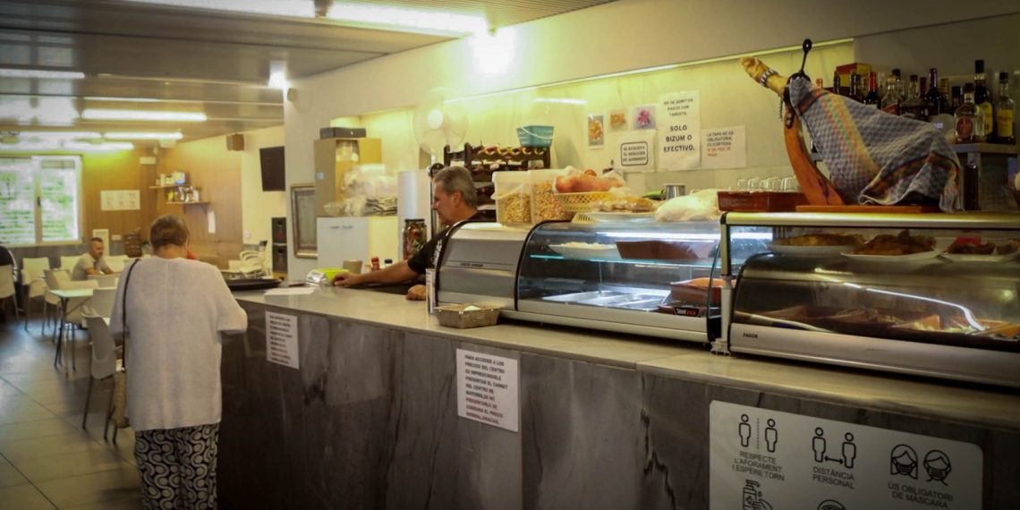 Torrent impulsa la concesión de las cafeterías de los centros de mayores San Enrique y Bellido
