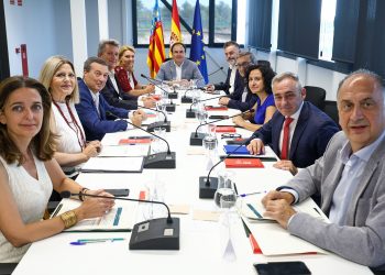 Pérez Llorca preside el Pleno del Consell en La Nucía durante el 321 aniversario de su fundación