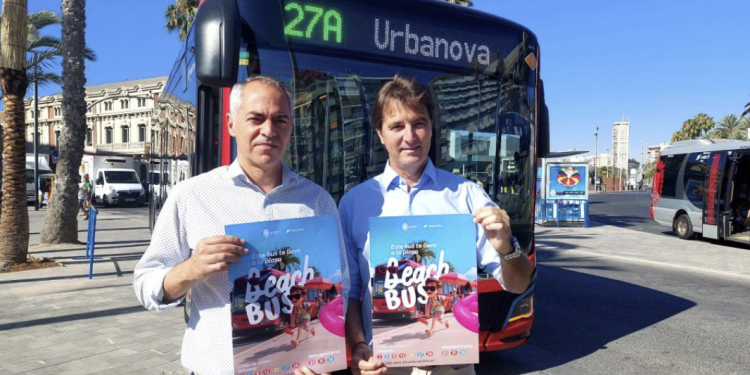 Alicante impulsa el uso del autobús a las playas con la campaña estival BeachBus