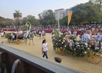Mercavalencia impulsa el talento floral valenciano en la Batalla de Flores de la Fira de Juliol