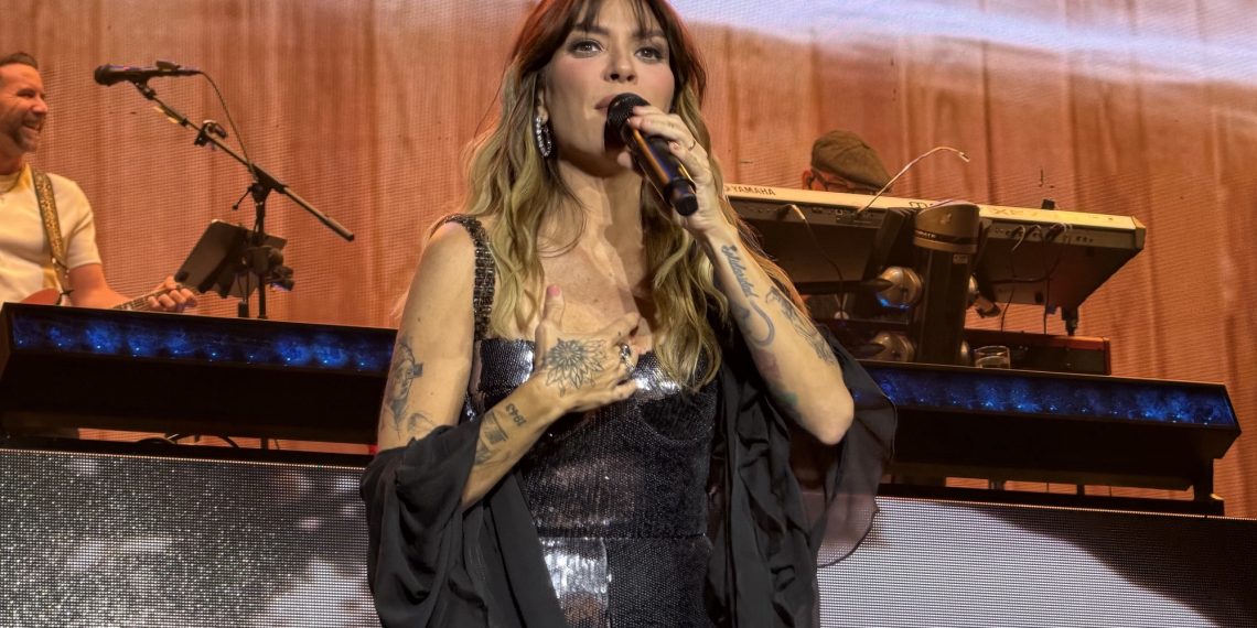 Kany García conquista el Roig Arena con su gira “Puerta Abierta”