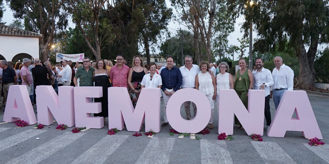 Perez Llorca ensalza el trabajo de Anémona Marina Baixa con las mujeres afectadas por cáncer