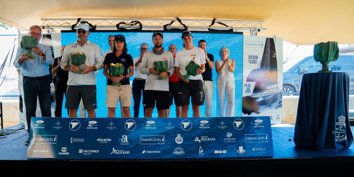 Pez de Abril conquista el 30º TabarcaVela y se proclama campeón absoluto en Alicante