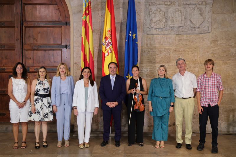 La violinista valenciana Cecilia Arnau recibe el reconocimiento de la Generalitat por su proyección internacional