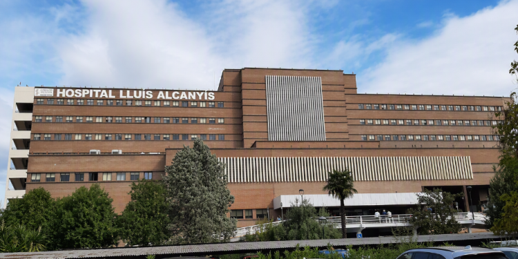 El Hospital Lluís Alcanyís supera los 6 millones de inversión para renovar tecnología e instalaciones
