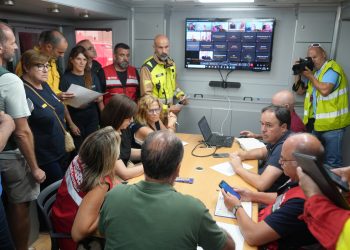 La Generalitat mantiene las medidas de confinamiento y evacuación establecidas en los municipios afectados por el incendio forestal de la Vall d’Uxó