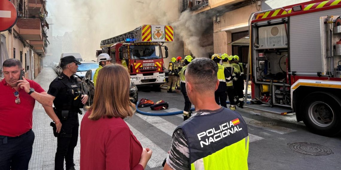 Valencia habilita un punto de atención para los afectados por el incendio de Benicalap