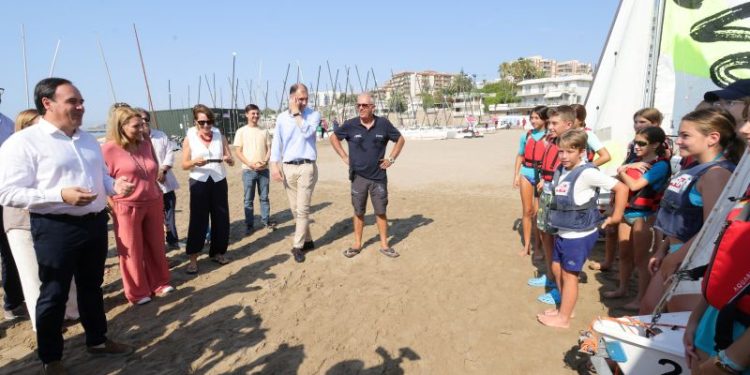 Pérez Llorca destaca la oferta de la Generalitat con actividades estivales para 14.000 jóvenes