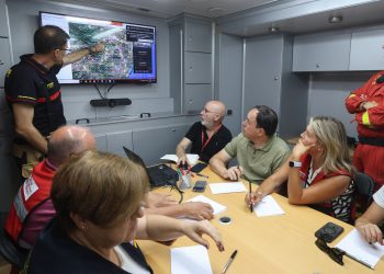 Pérez Llorca asiste al puesto del CECOPI del incendio de La Vall d’Uixó