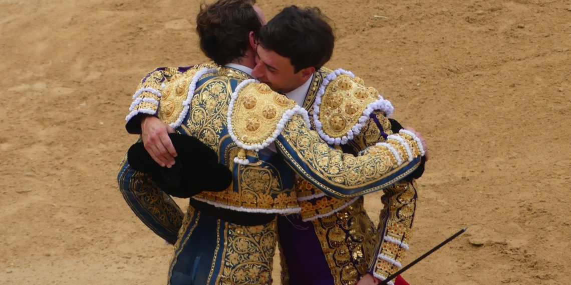 Román y Nek Romero triunfan en la primera corrida de la Feria de Julio