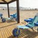La Diputación de Valencia lleva nuevas sillas anfibias y grúas a 26 playas de Valencia
