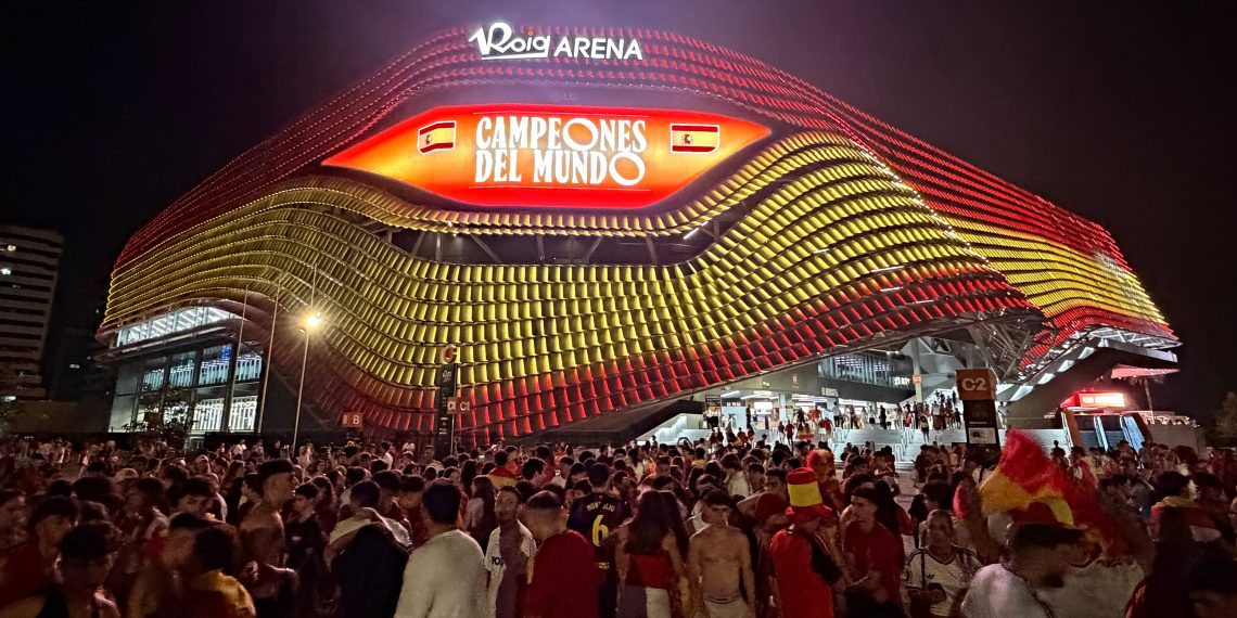 Más de 11.000 aficionados celebran en el Roig Arena el segundo Mundial de España