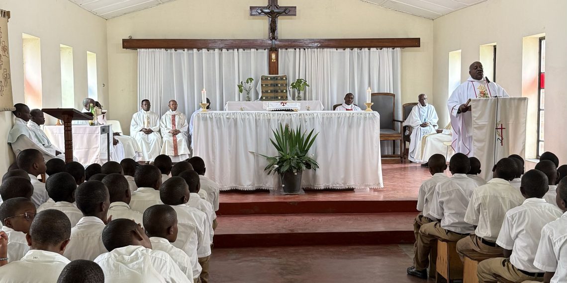 El Seminario menor de Nyundo, en Ruanda, solicita ayuda en Valencia para renovar sus instrumentos musicales