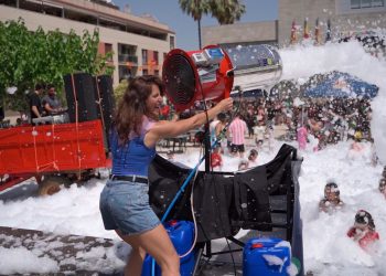‘Terra de festes’ recorre Benavites, Sant Joan d’Alacant y Sant Joan de Moró en una nueva noche de tradiciones