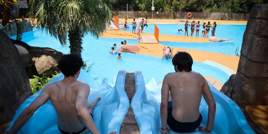 La Piscina Parc Vedat abre la temporada de verano con más de 1.000 visitantes