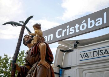 San Cristóbal reúne a cerca de 1.000 transportistas y 300 camiones en las calles de Valencia