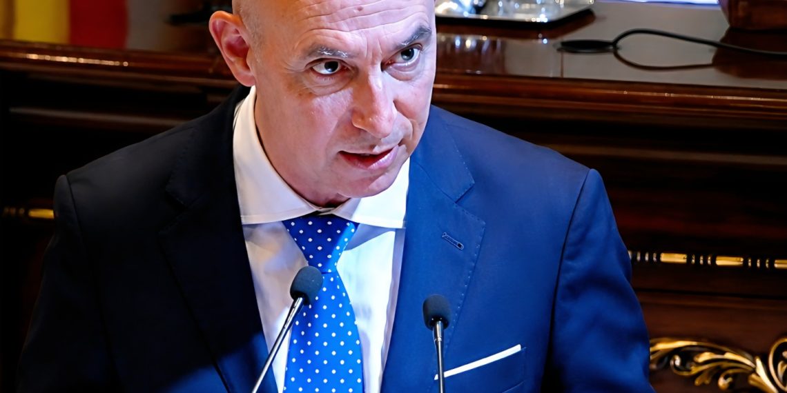 La hemeroteca tiene una pregunta para Mónica Oltra