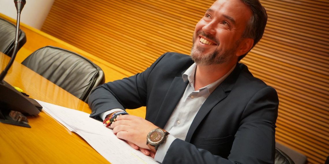 VOX plantea ayudas al comercio local y medidas para reforzar la industria en los Presupuestos de la Generalitat de 2026