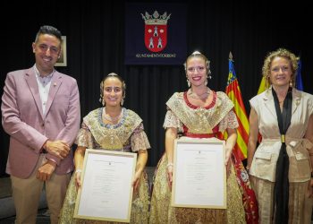 Amparo Taberner Moncholí y Carla Simó Mollá son proclamadas oficialmente Fallera Mayor y Fallera Mayor Infantil de Torrent 2027
