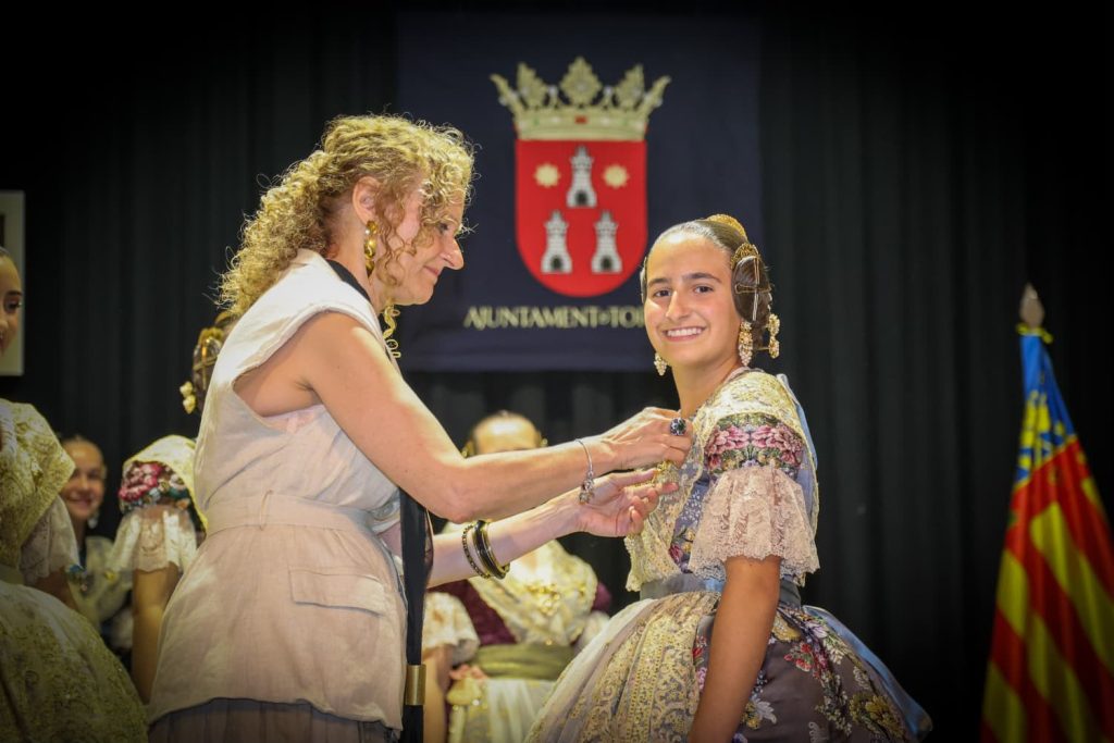 Fallera Mayor Infantil Torrent 2027 - Carla Simó Mollá, de la A.C. Falla Ángel de l'Alcàsser