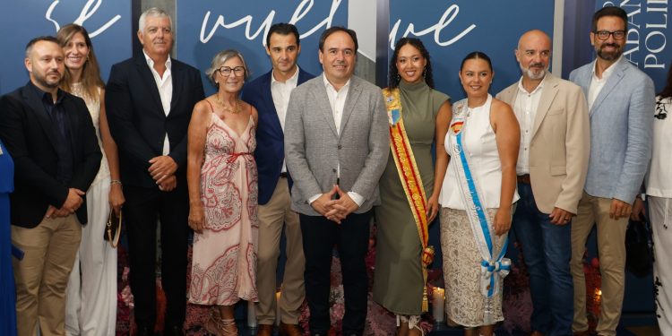 Pérez Llorca reafirma el apoyo de la Generalitat al Certamen de Habaneras de Torrevieja